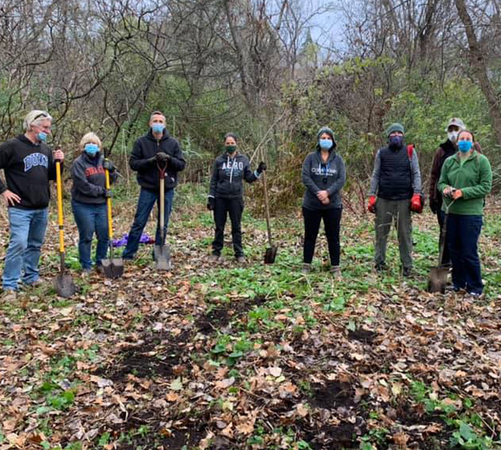 Buckingham Pond cleanup group